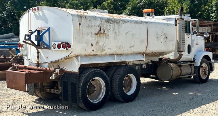 image for item EK3015 1991 International  9300 water truck