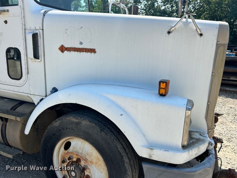 image for item EK3015 1991 International  9300 water truck