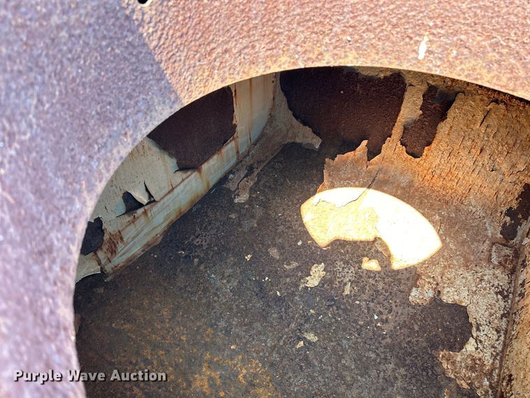 image for item EK3015 1991 International  9300 water truck