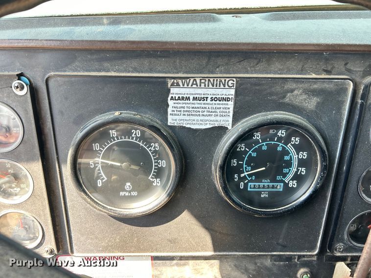 image for item EK3015 1991 International  9300 water truck