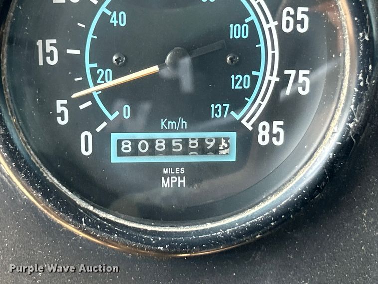 image for item EK3015 1991 International  9300 water truck