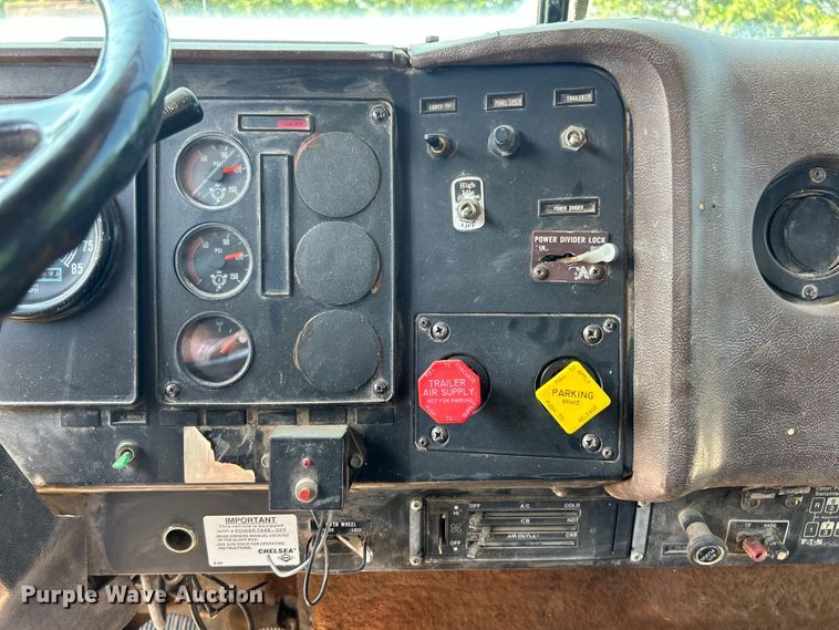 image for item EK3015 1991 International  9300 water truck