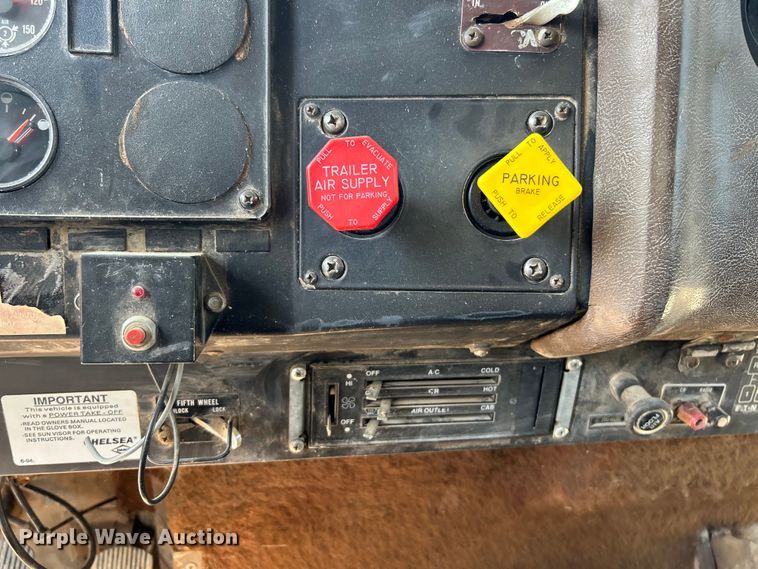 image for item EK3015 1991 International  9300 water truck