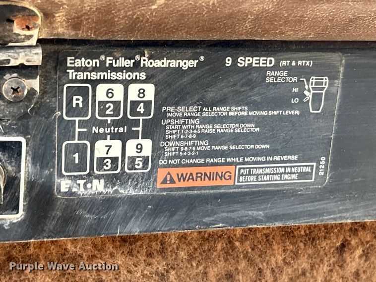 image for item EK3015 1991 International  9300 water truck