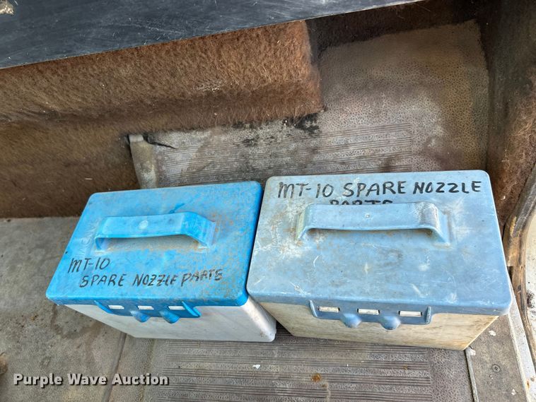 image for item EK3015 1991 International  9300 water truck