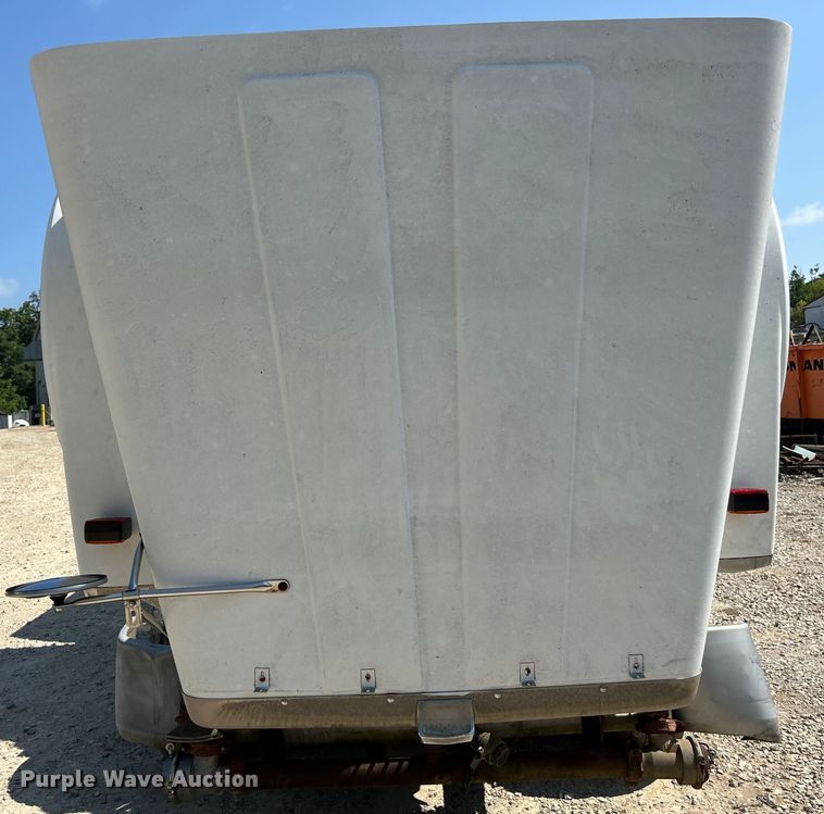 image for item EK3015 1991 International  9300 water truck