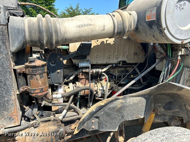 image for item EK3015 1991 International  9300 water truck