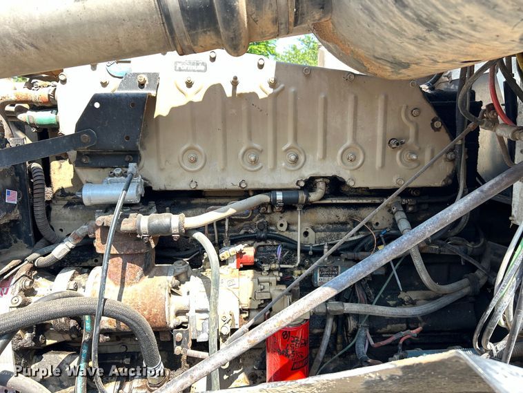 image for item EK3015 1991 International  9300 water truck