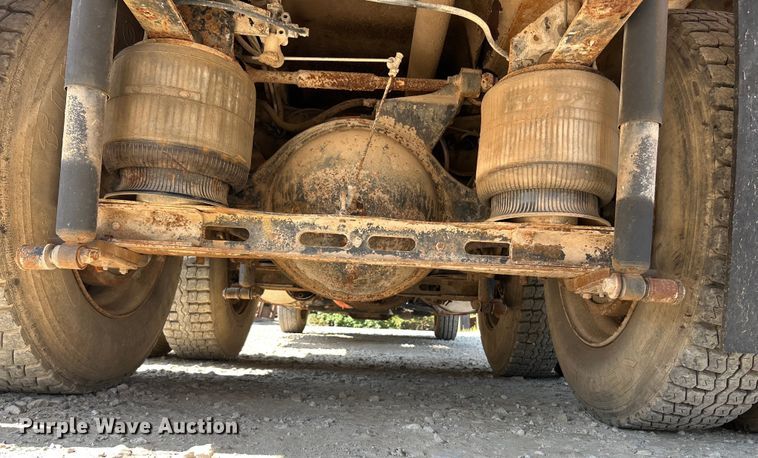 image for item EK3015 1991 International  9300 water truck