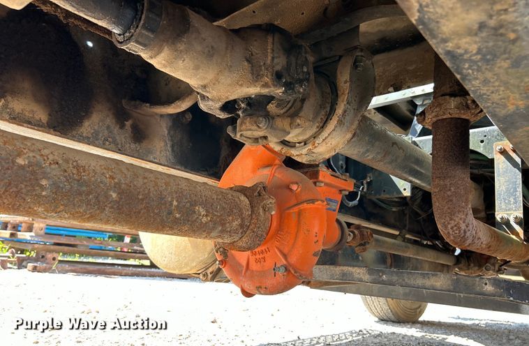 image for item EK3015 1991 International  9300 water truck