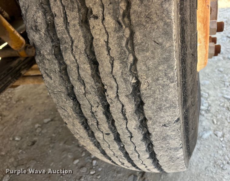 image for item EK3015 1991 International  9300 water truck