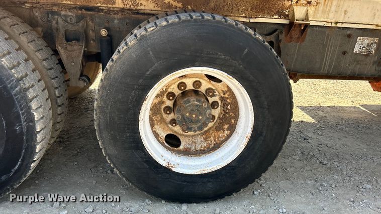 image for item EK3015 1991 International  9300 water truck