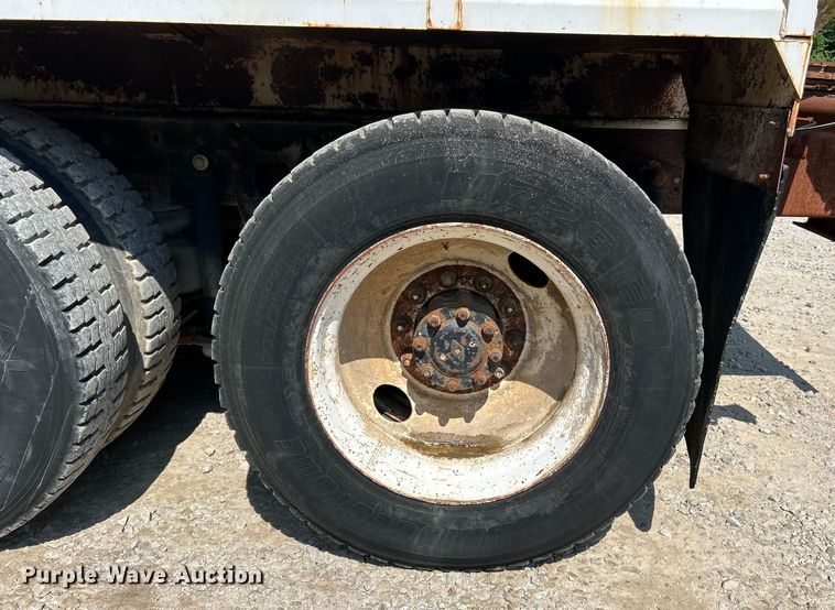 image for item EK3015 1991 International  9300 water truck