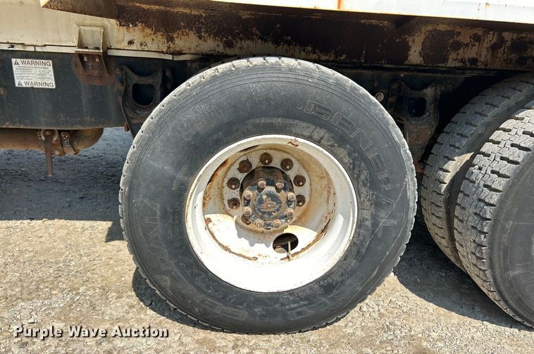 image for item EK3015 1991 International  9300 water truck