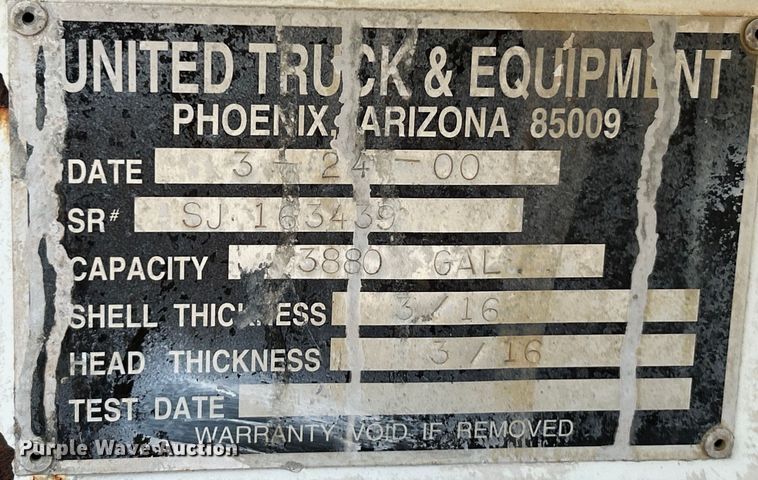 image for item EK3015 1991 International  9300 water truck