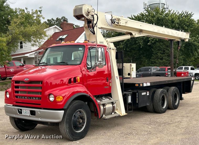 image for item EK3016 2006 Sterling L7500 crane truck