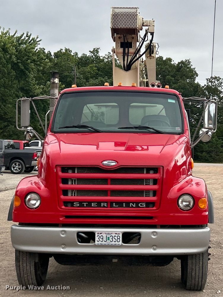 image for item EK3016 2006 Sterling L7500 crane truck