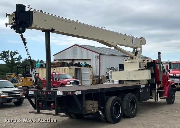 image for item EK3016 2006 Sterling L7500 crane truck