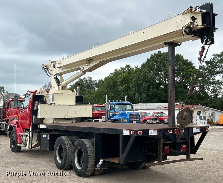 image for item EK3016 2006 Sterling L7500 crane truck