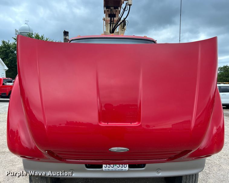 image for item EK3016 2006 Sterling L7500 crane truck