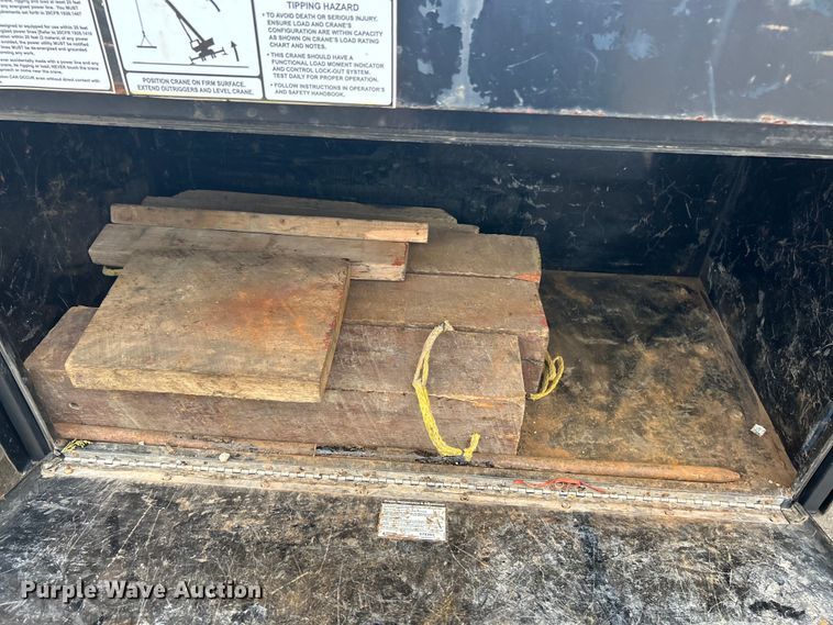 image for item EK3016 2006 Sterling L7500 crane truck