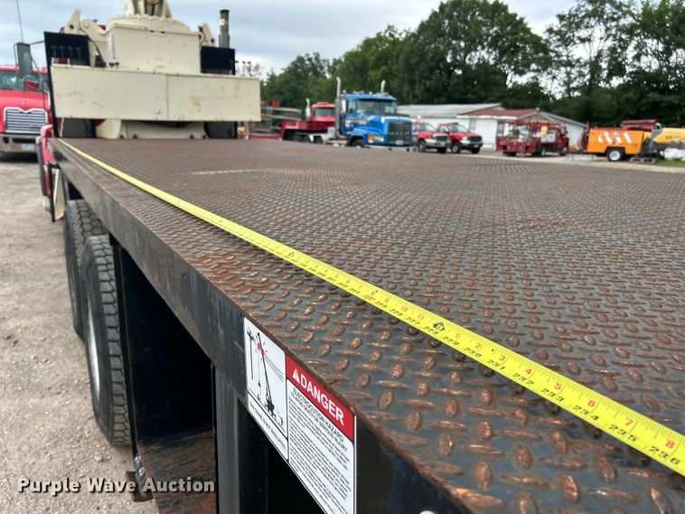 image for item EK3016 2006 Sterling L7500 crane truck