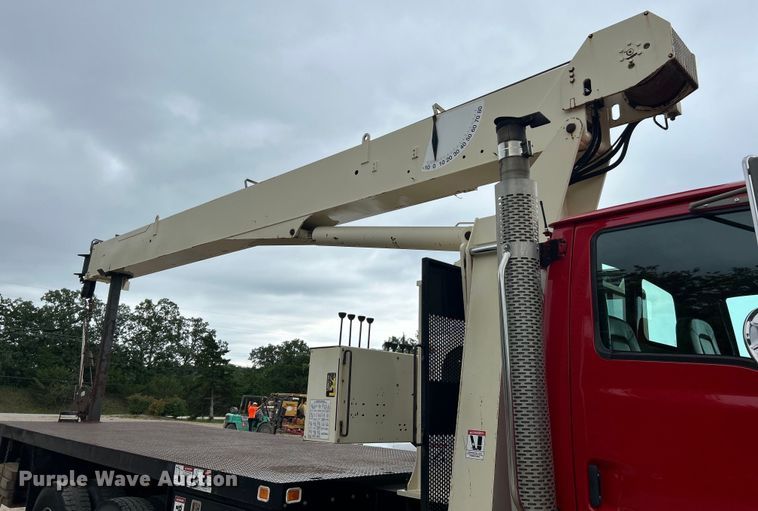 image for item EK3016 2006 Sterling L7500 crane truck