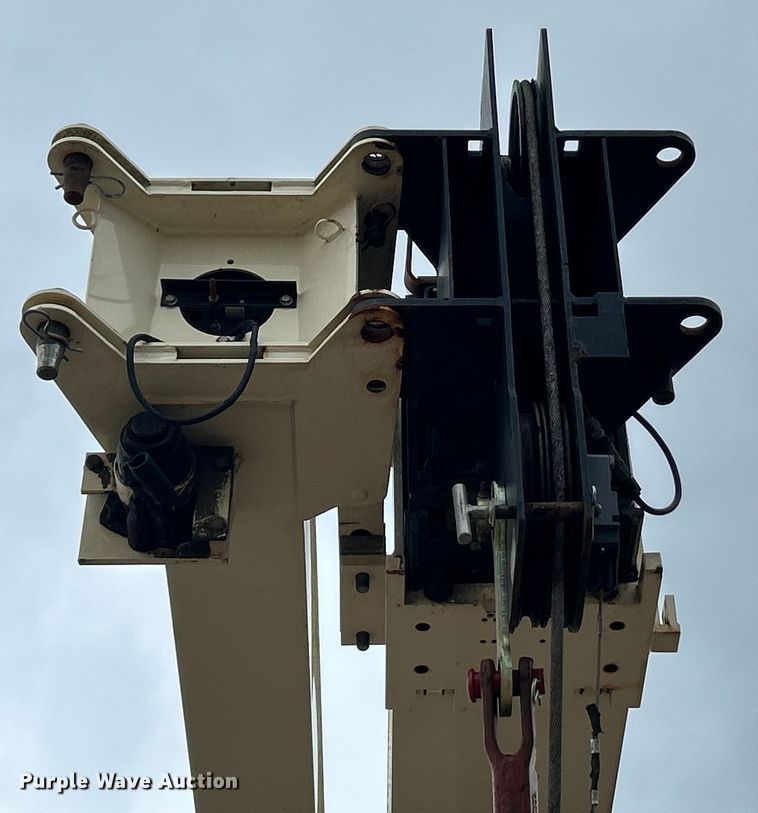 image for item EK3016 2006 Sterling L7500 crane truck