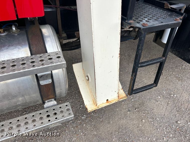 image for item EK3016 2006 Sterling L7500 crane truck