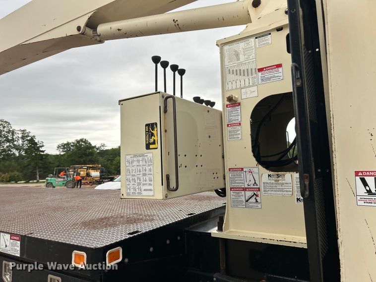 image for item EK3016 2006 Sterling L7500 crane truck