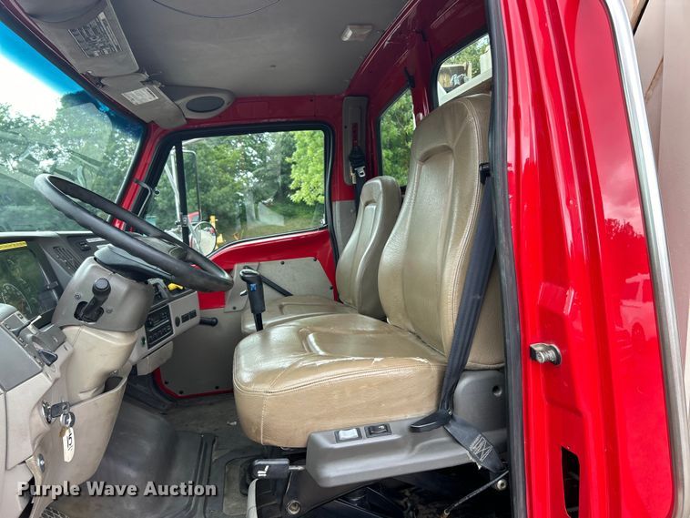 image for item EK3016 2006 Sterling L7500 crane truck