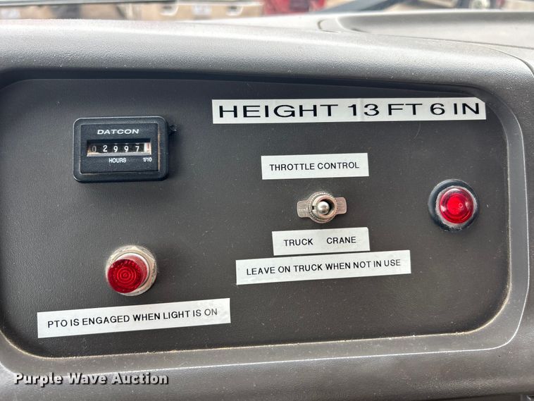 image for item EK3016 2006 Sterling L7500 crane truck