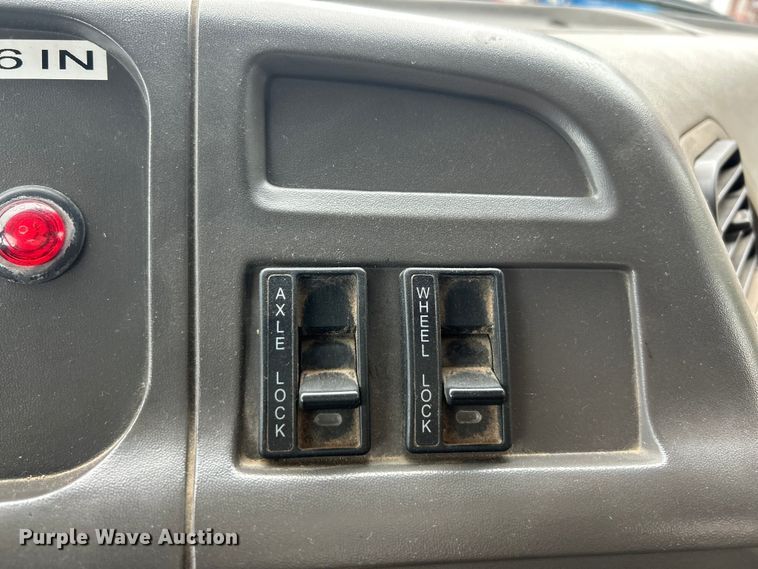 image for item EK3016 2006 Sterling L7500 crane truck