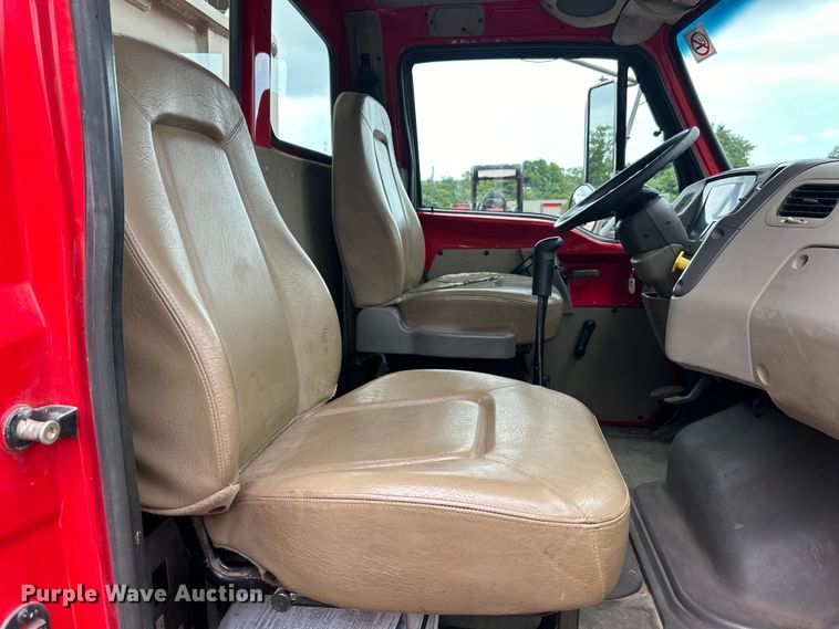 image for item EK3016 2006 Sterling L7500 crane truck