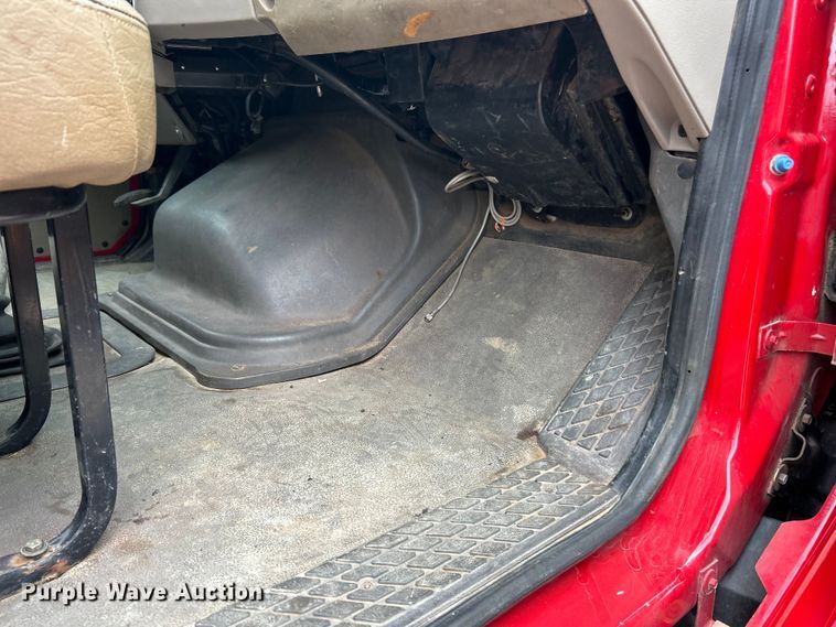 image for item EK3016 2006 Sterling L7500 crane truck