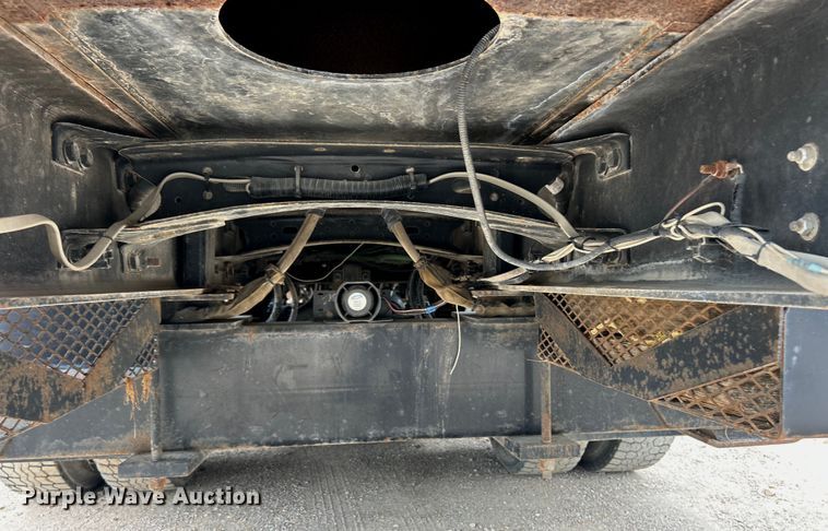 image for item EK3016 2006 Sterling L7500 crane truck