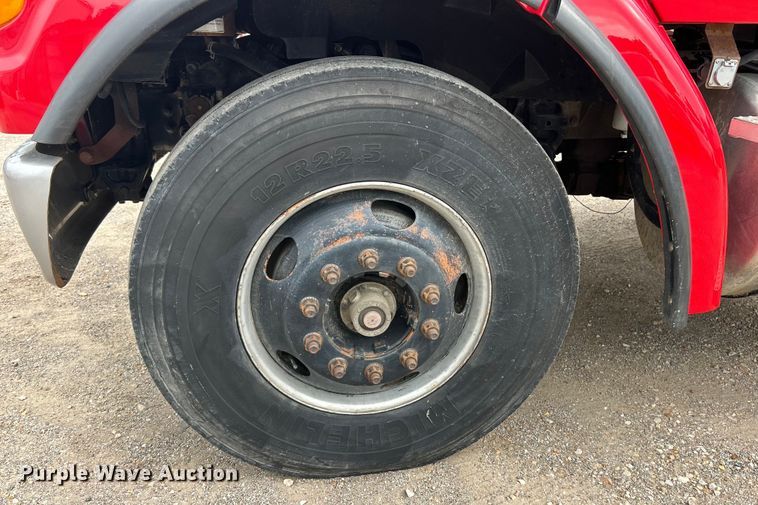 image for item EK3016 2006 Sterling L7500 crane truck