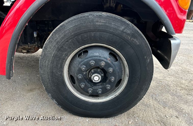 image for item EK3016 2006 Sterling L7500 crane truck