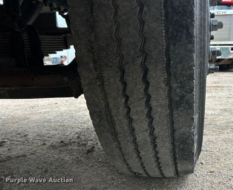 image for item EK3016 2006 Sterling L7500 crane truck