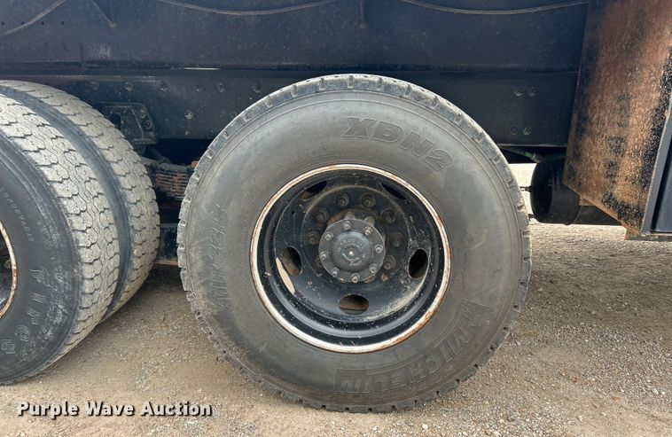 image for item EK3016 2006 Sterling L7500 crane truck