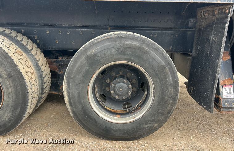 image for item EK3016 2006 Sterling L7500 crane truck