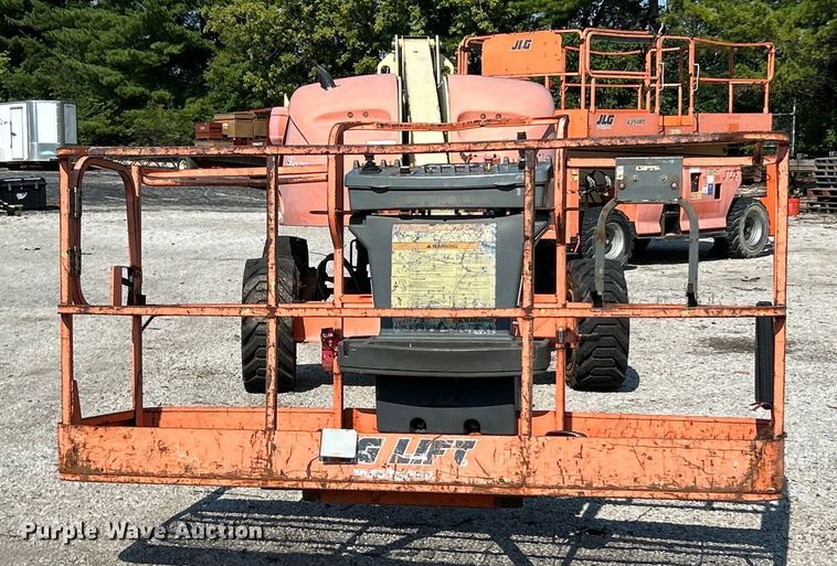 image for item EK3032 2003 JLG  400S boom lift