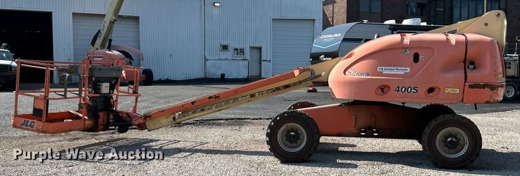 image for item EK3032 2003 JLG  400S boom lift