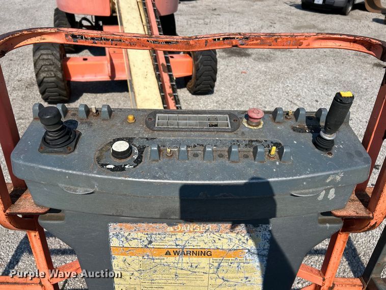 image for item EK3032 2003 JLG  400S boom lift