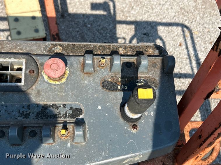 image for item EK3032 2003 JLG  400S boom lift