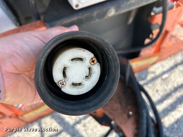 image for item EK3032 2003 JLG  400S boom lift