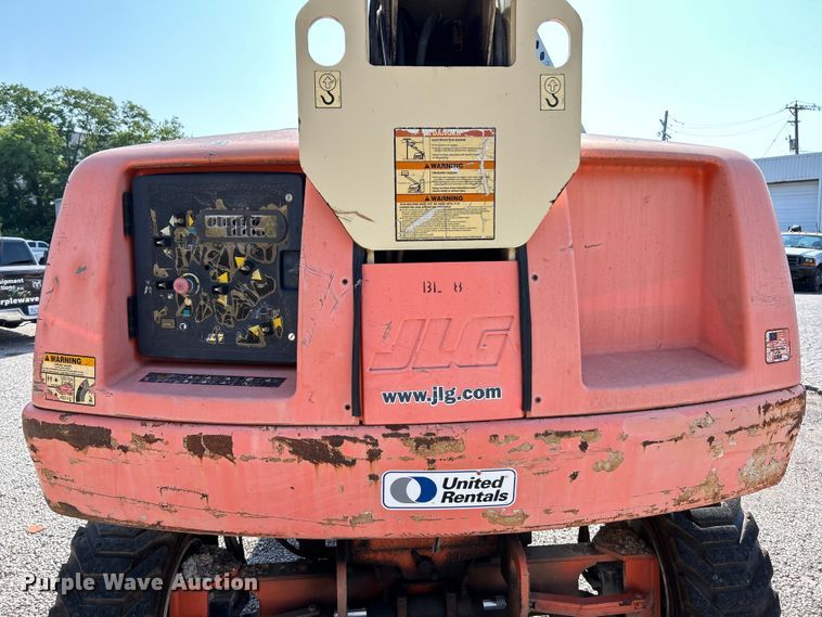 image for item EK3032 2003 JLG  400S boom lift