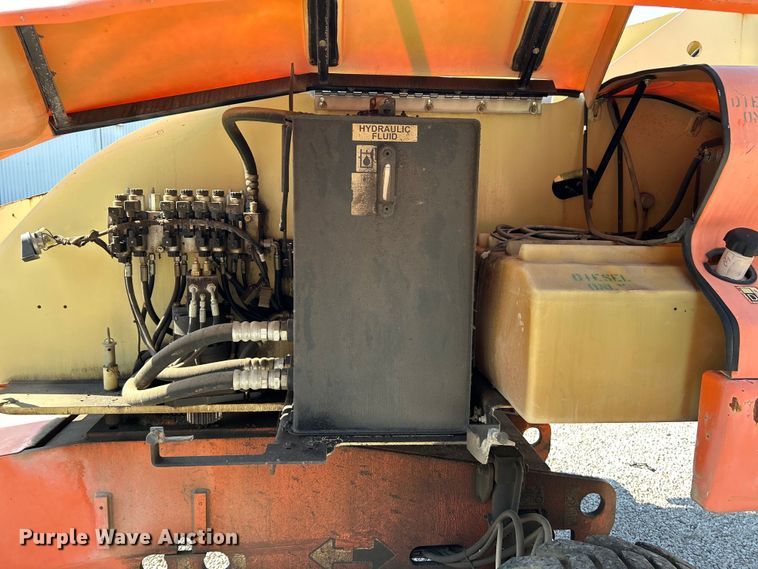 image for item EK3032 2003 JLG  400S boom lift