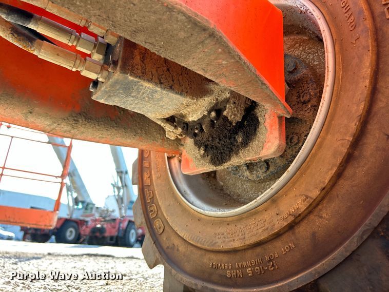 image for item EK3032 2003 JLG  400S boom lift