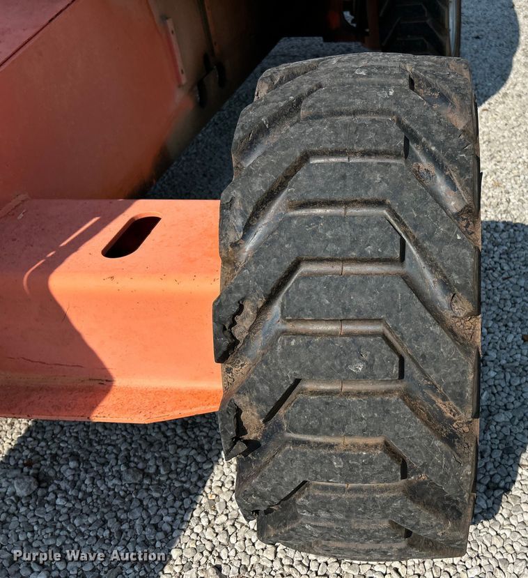 image for item EK3032 2003 JLG  400S boom lift